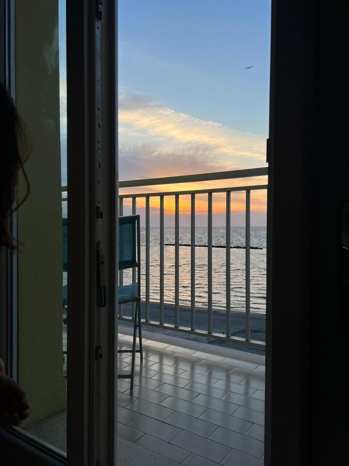 Giovanni In Romantic Adria On The Beach Apartment Lido di Pomposa Exterior photo